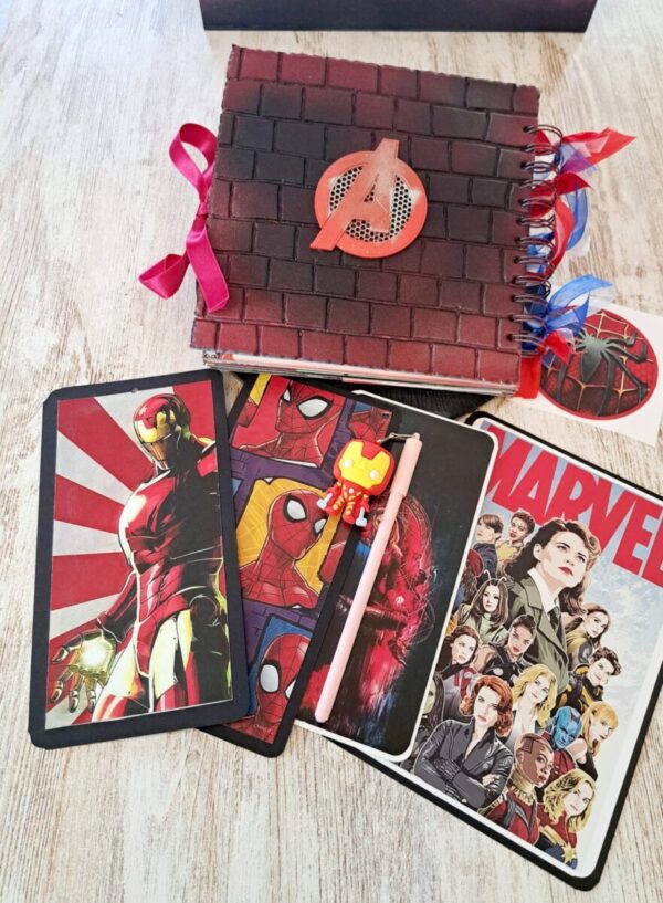 Libro de firmas "Marvel" - Imagen 2